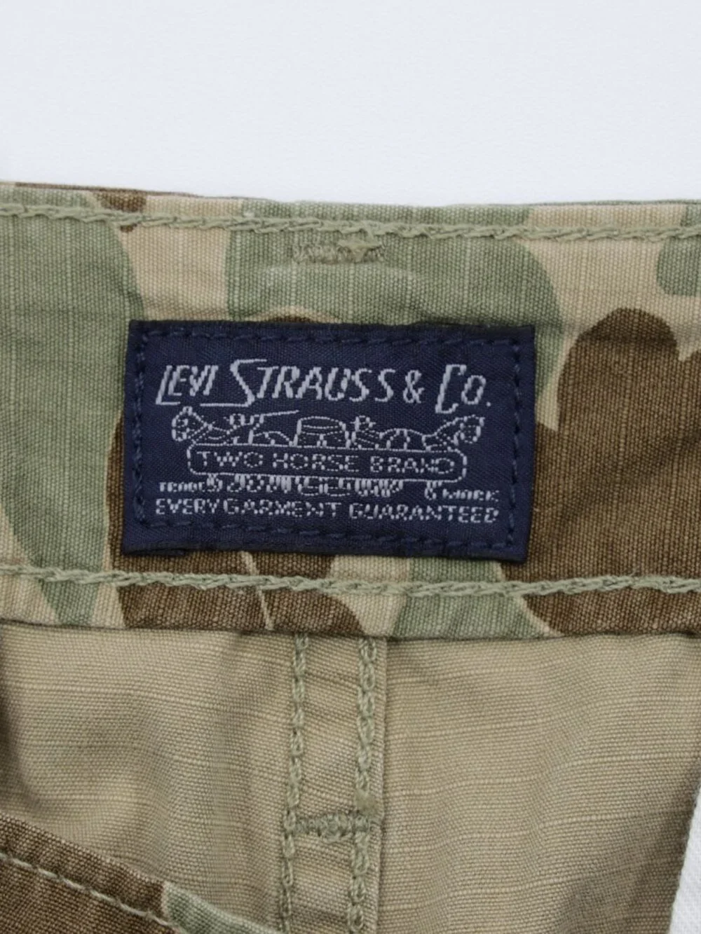 Levi's Men's Carrier Cargo Cotton Camo Comfortable Shorts‎ Green/Brown Size 34